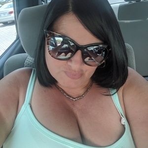 Meet your Posher, Eva